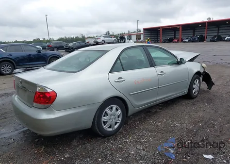 2005 Toyota Camry Le z USA, uszkodzony, nr VIN 4T1BE30K05U528324